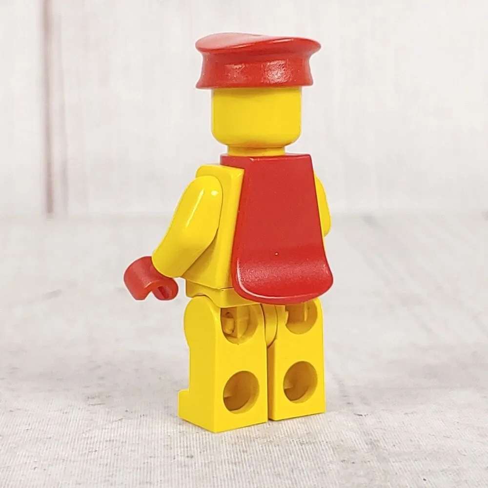 Loco Super Station Master w/ Red Cape - LEGO Minifigure TRN102 - VINTAGE Yellow